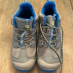 Merrell unisex child chameleon 7 access mid waterproof hiking boots size 6.